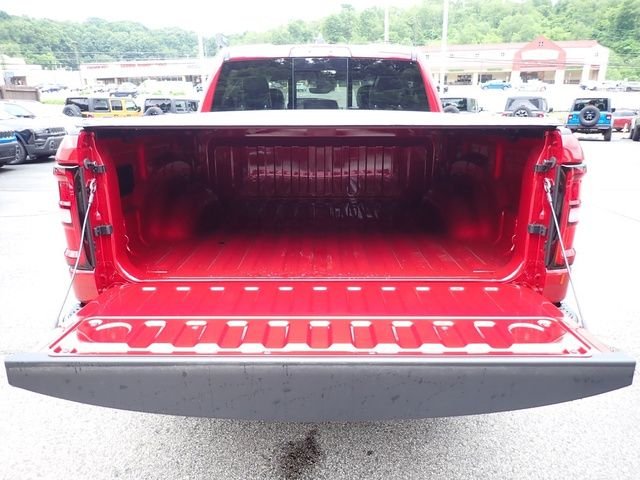 New 2026 Molten Red Pearl-Coat Exterior Paint RAM Big Horn/Lone Star image 6