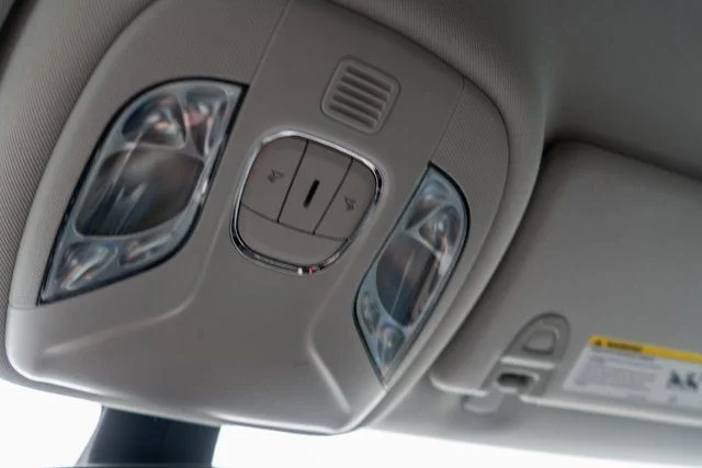 Used 2019 White Clearcoat Jeep Latitude image 33