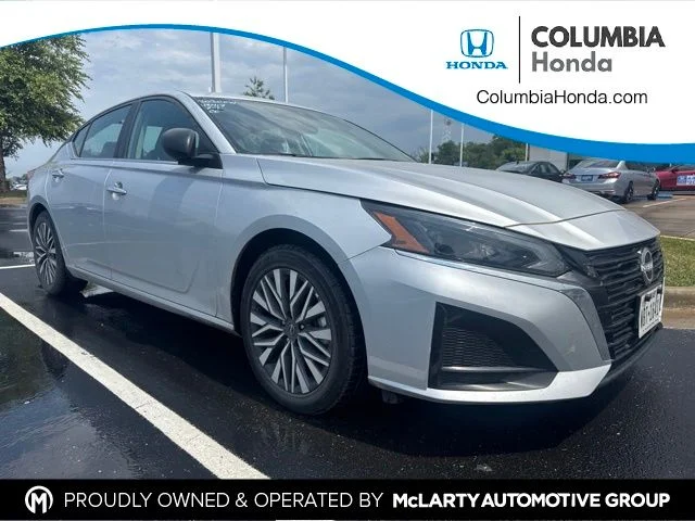 Used 2025 Silver Nissan 2.5 SV image 1
