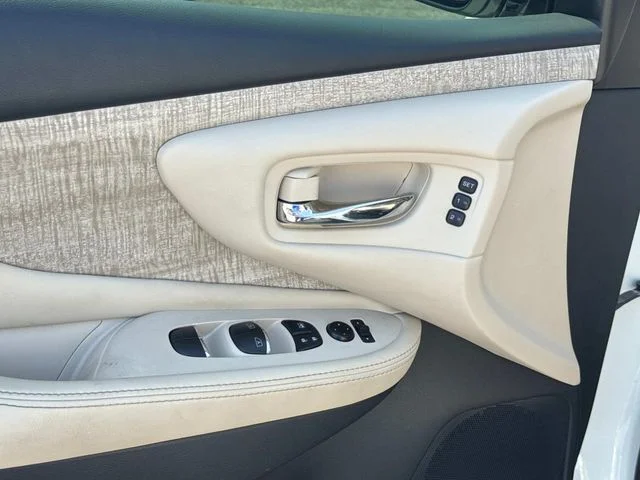 Used 2023 White Nissan SL image 27