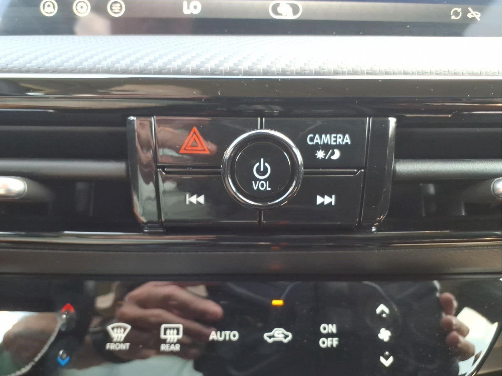 Used 2026 Super Black Nissan SR image 26