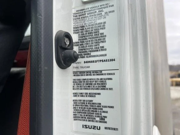 Used 2023 White Isuzu  image 71