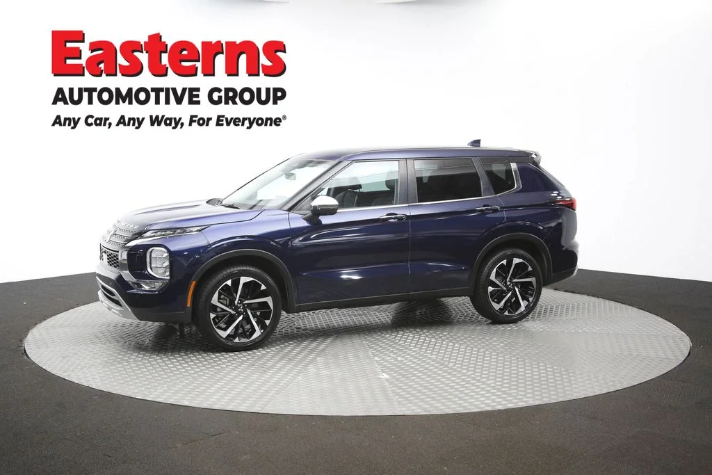 Used 2023 Blue Mitsubishi SE image 58
