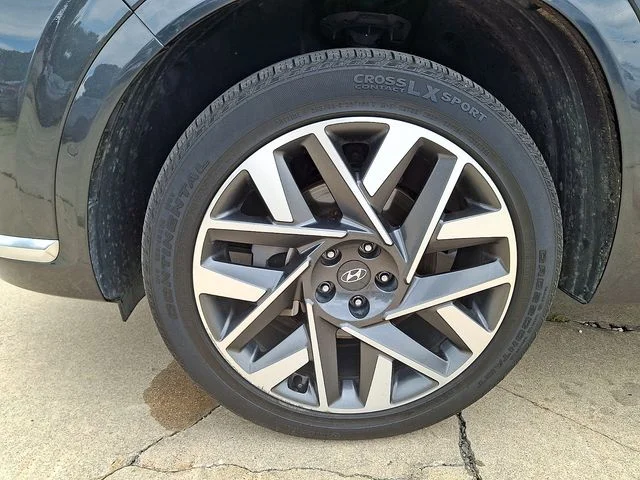 Used 2023 Gray Hyundai Calligraphy image 28