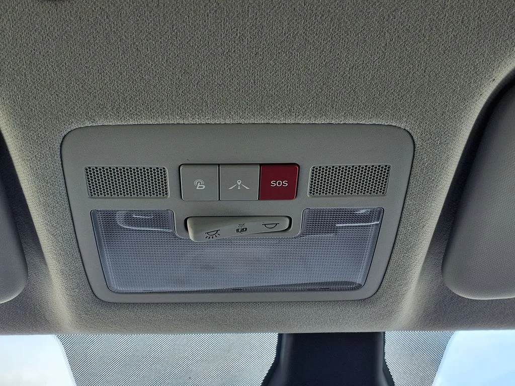 Used 2025 Red Hyundai Limited image 28