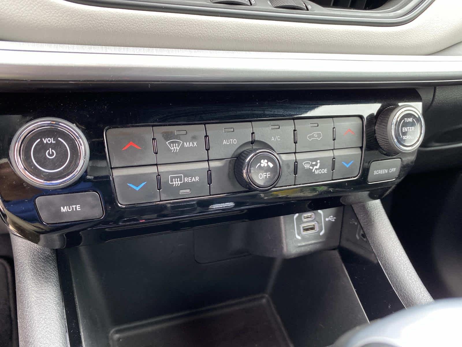 Certified Used 2025 Red Hot Pearlcoat Jeep Limited image 14