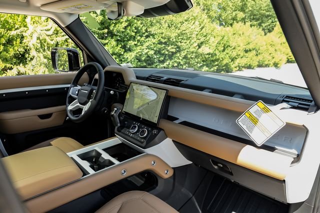 New 2026 Fuji White Land Rover S image 19