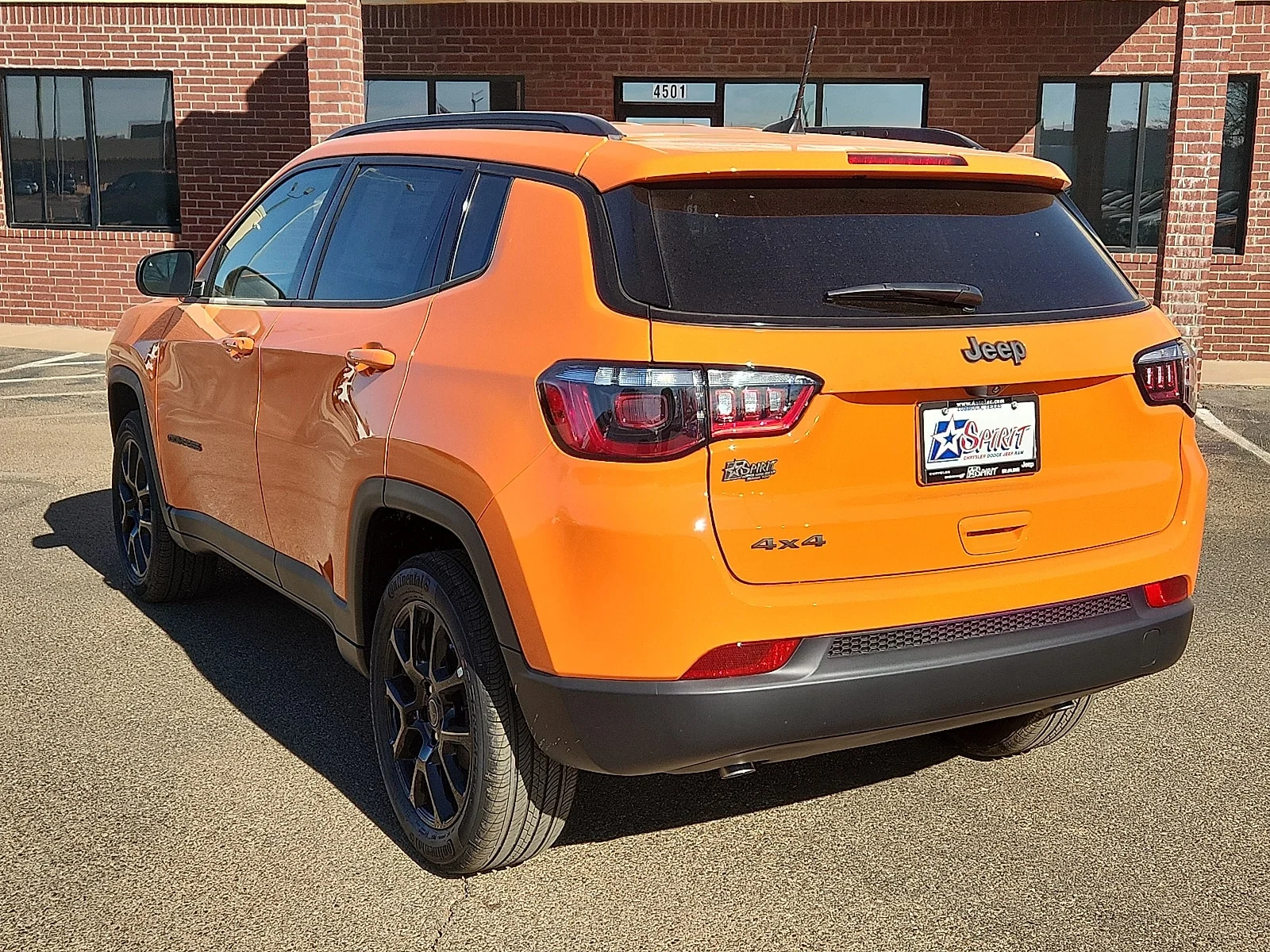 New 2026 Orange Jeep LATITUDE ALTITUDE 4X4 image 3