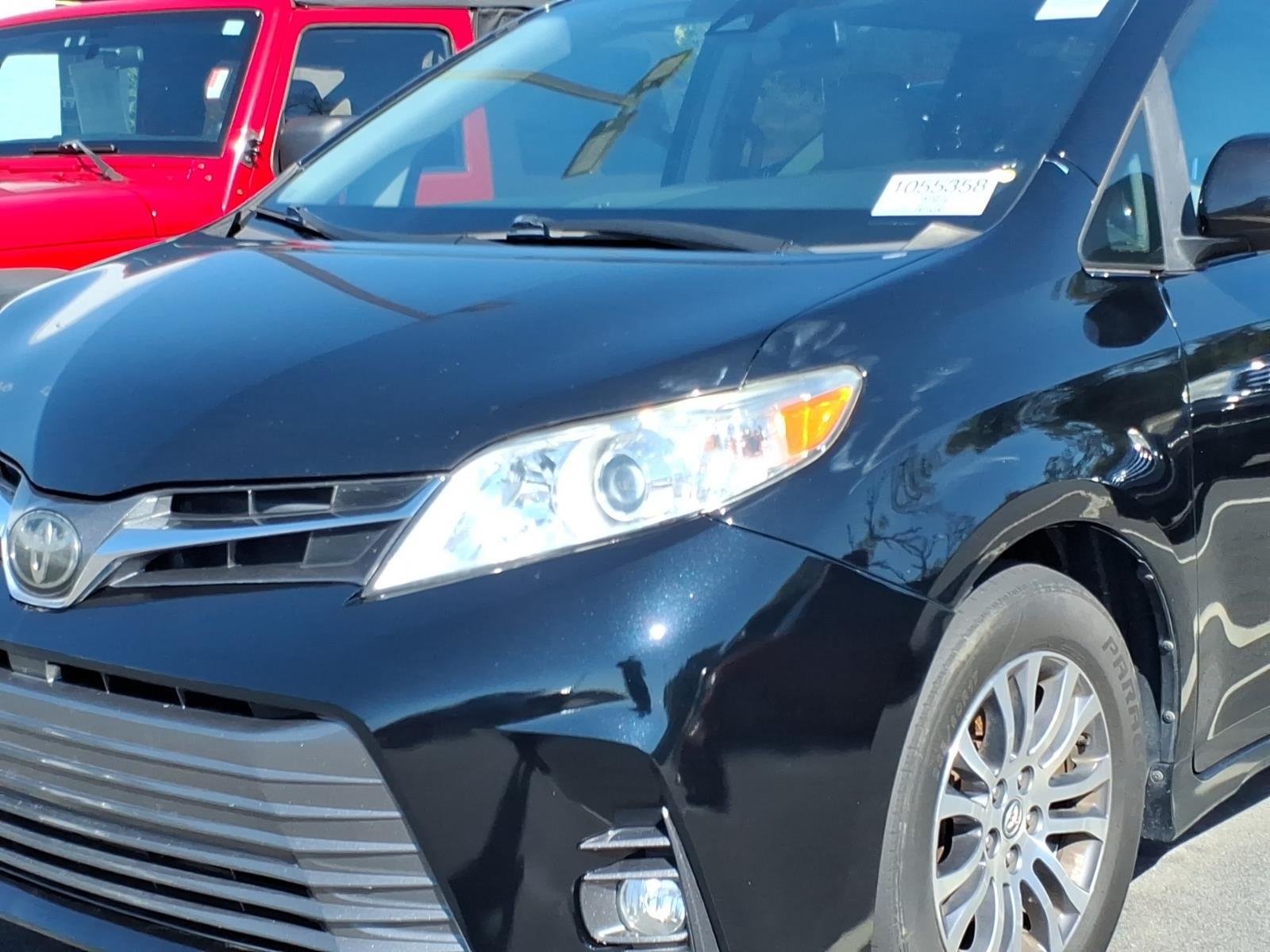 Used 2019 Midnight Black Metallic Toyota XLE image 2