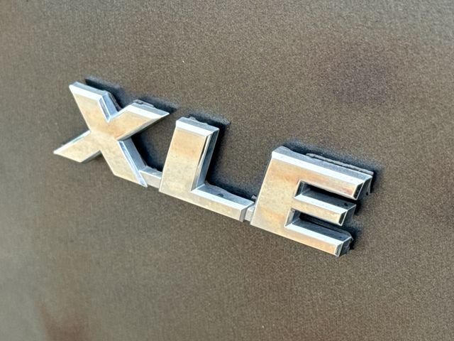 Used 2017 Gray Toyota XLE image 9