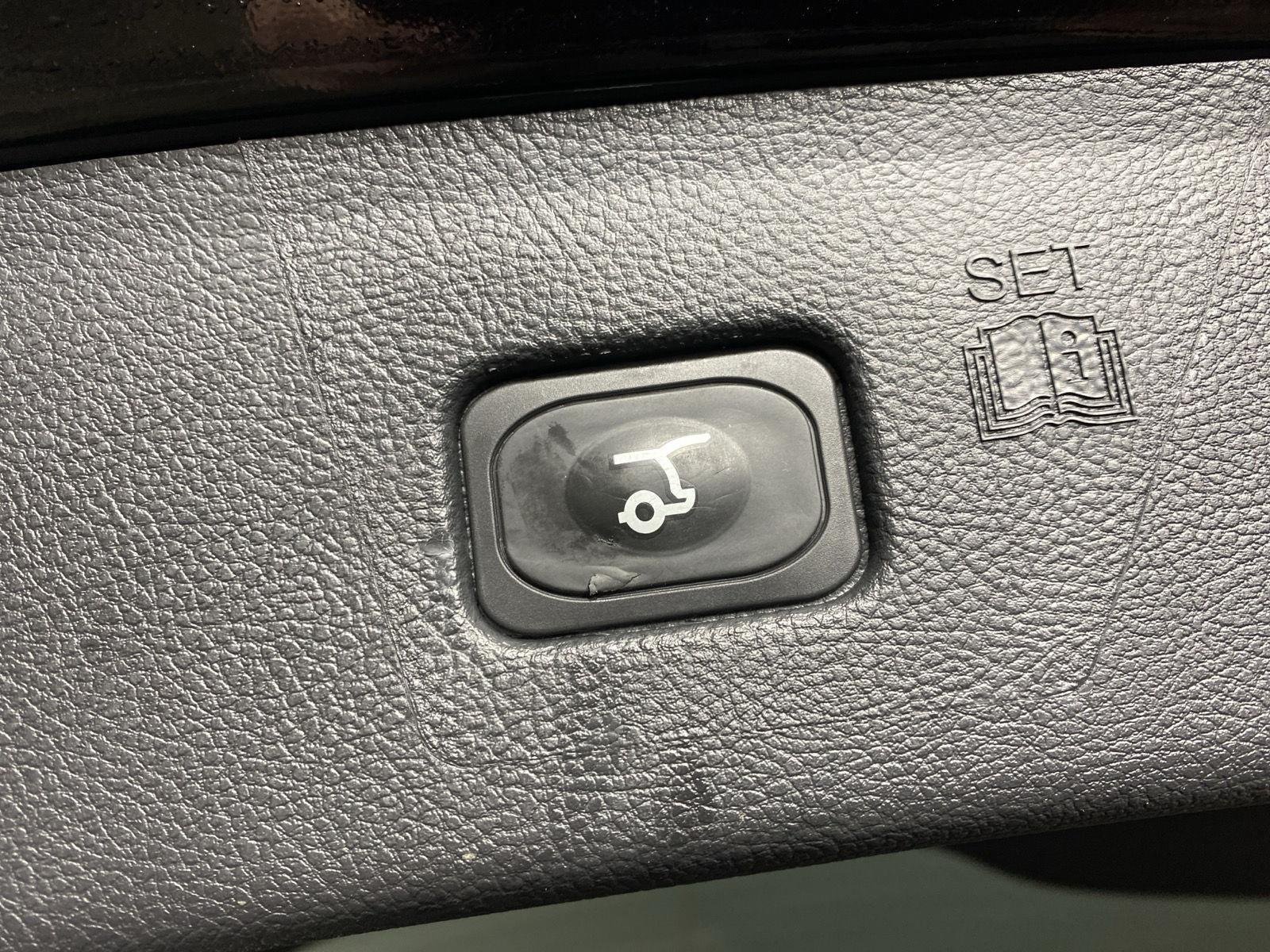 Used 2024 Agate Black Ford SEL image 27