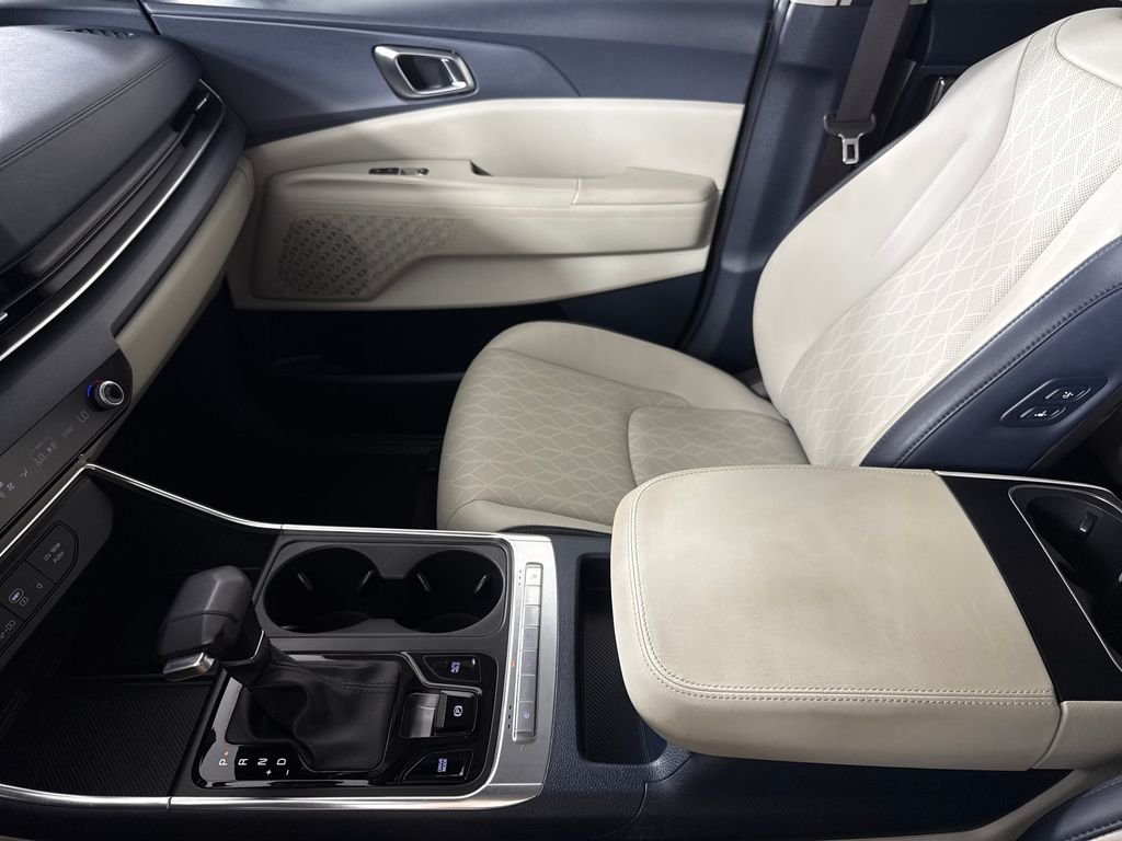 2025 Kia Carnival EX - Photo 20
