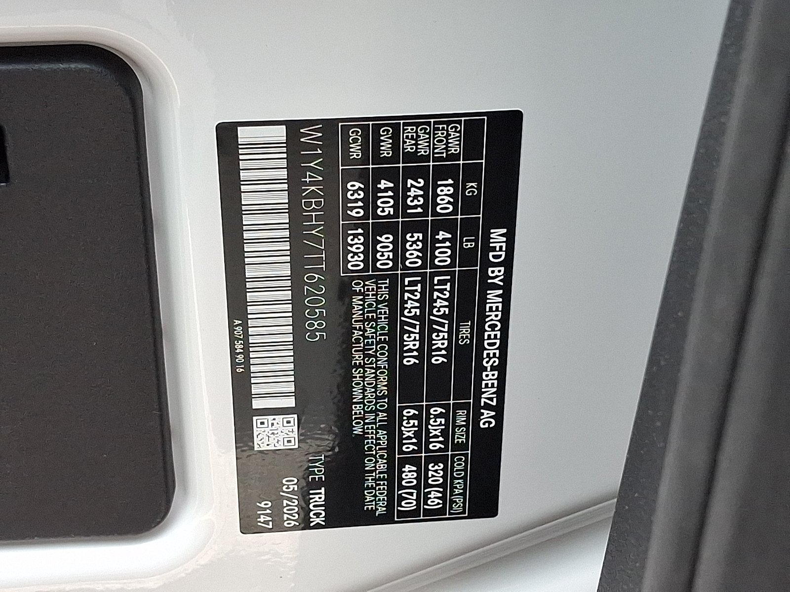 New 2026 Arctic White Mercedes-Benz Cargo 144 WB image 18