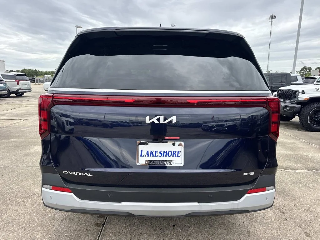 New 2026 Deep Chroma Blue Kia LXS image 5