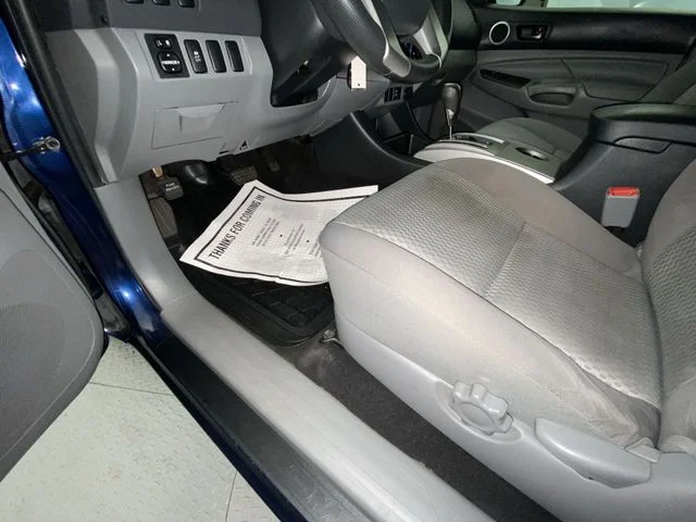 Used 2013 Blue Toyota Base image 12