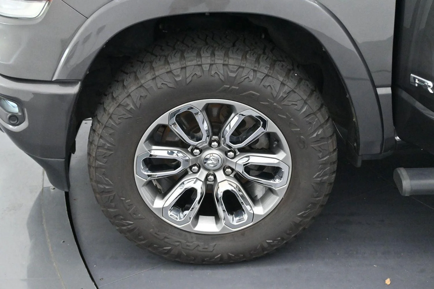 Used 2021 Granite Crystal Metallic Clearcoat Ram Laramie image 32