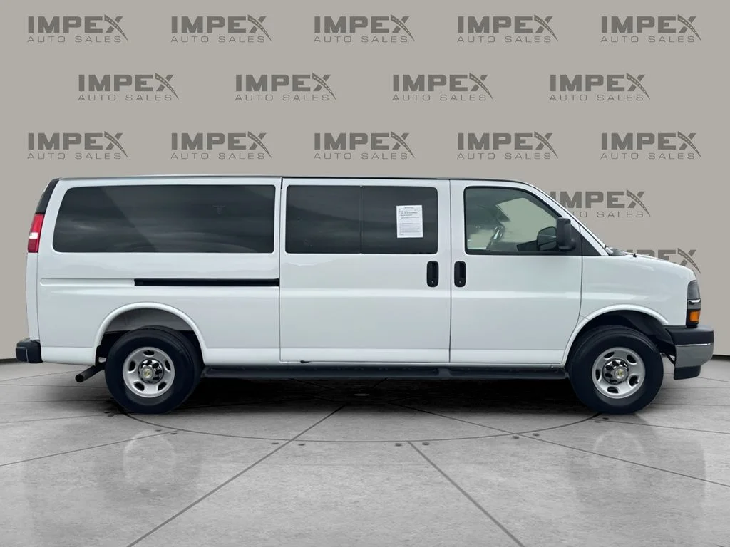 Used 2025 White Chevrolet LT image 6