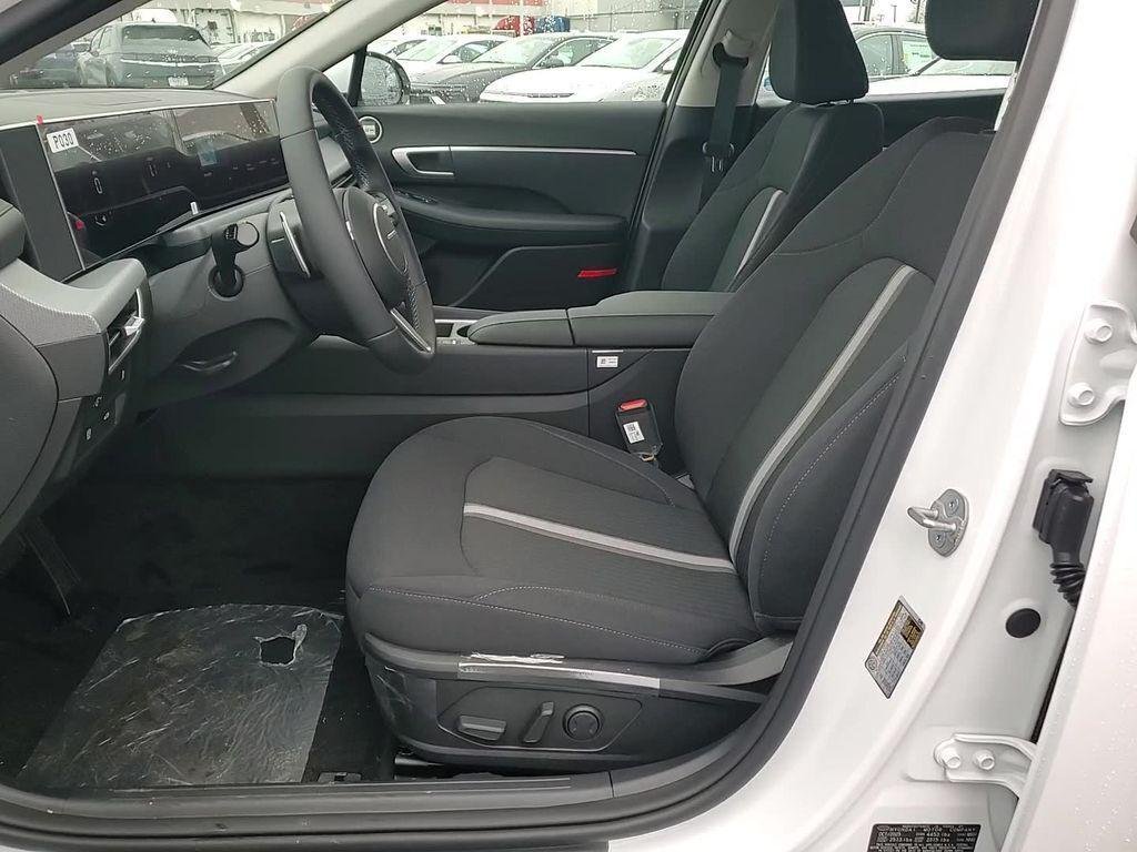 New 2026 White Hyundai SEL Sport image 13