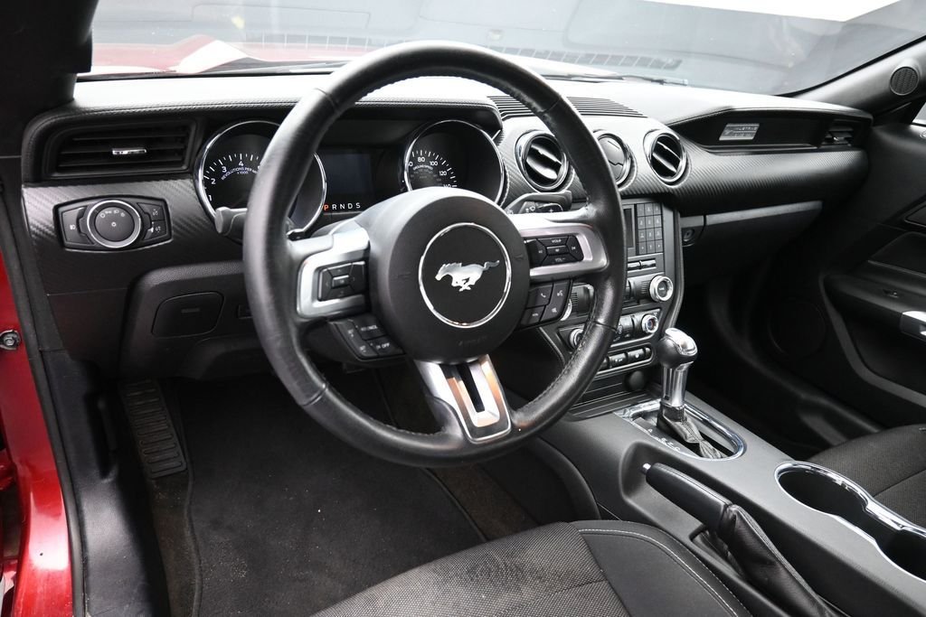Used 2016 Red Ford V6 image 10