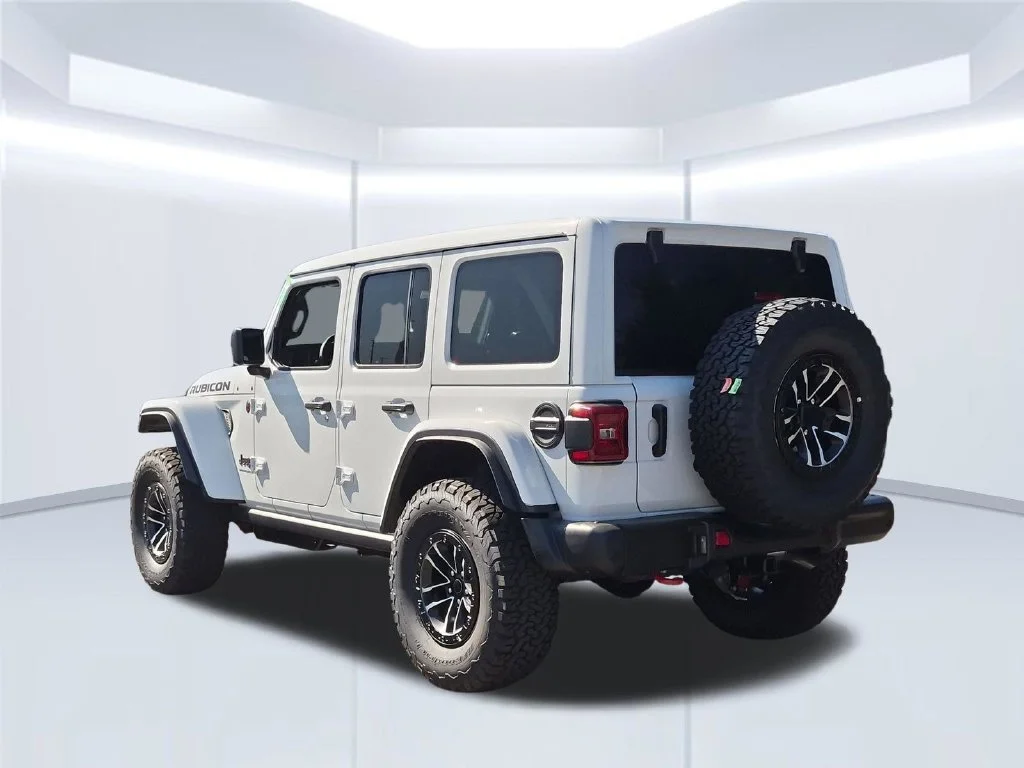 New 2027 White/off-white Jeep Rubicon X image 3