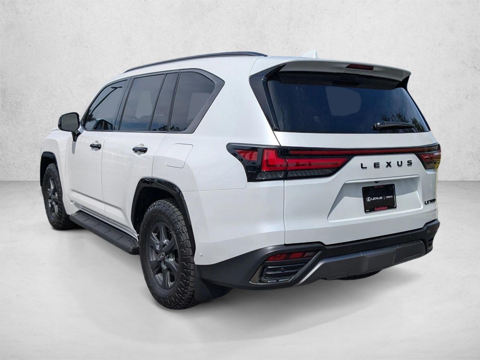 2025 Lexus LX Overtrail - Photo 8