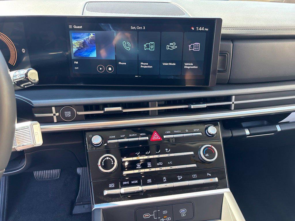 New 2027 White Hyundai SE AWD image 18