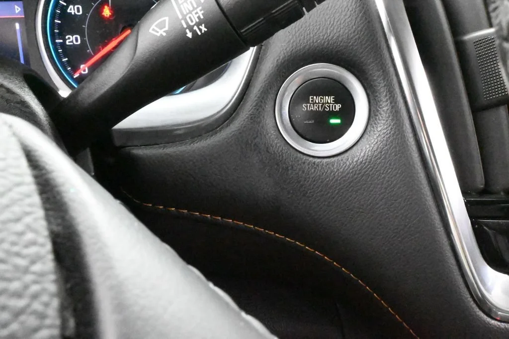 Used 2021 Mosaic Black Metallic Chevrolet RS image 37