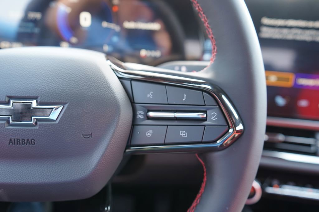 2025 Chevrolet Equinox EV RS - Photo 28
