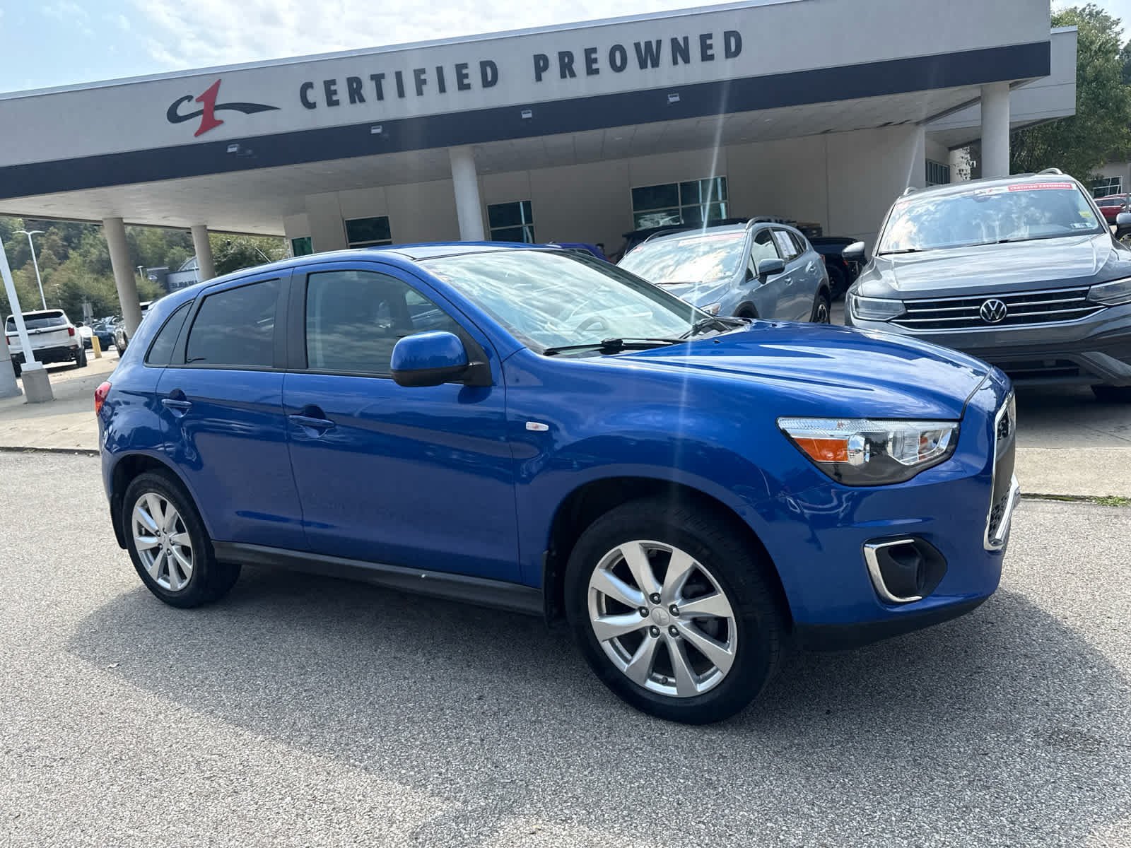 Used 2015 Octane Blue Metallic Mitsubishi 2.4 ES image 3