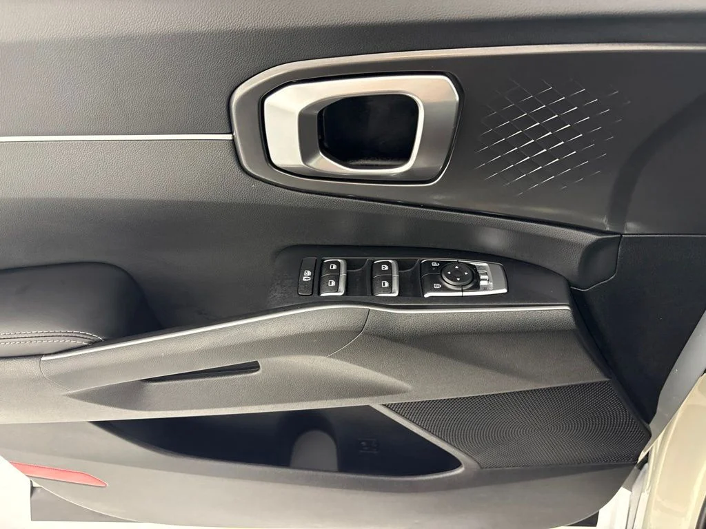 New 2026 Ivory Silver Kia LX image 25