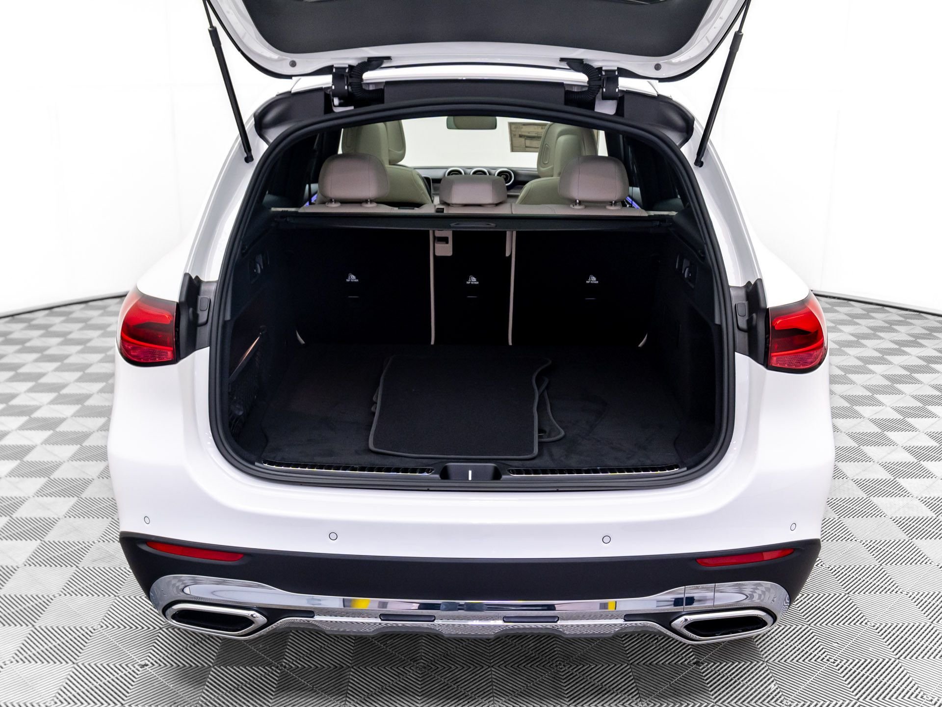 New 2026 White Mercedes-Benz GLC 300 image 29