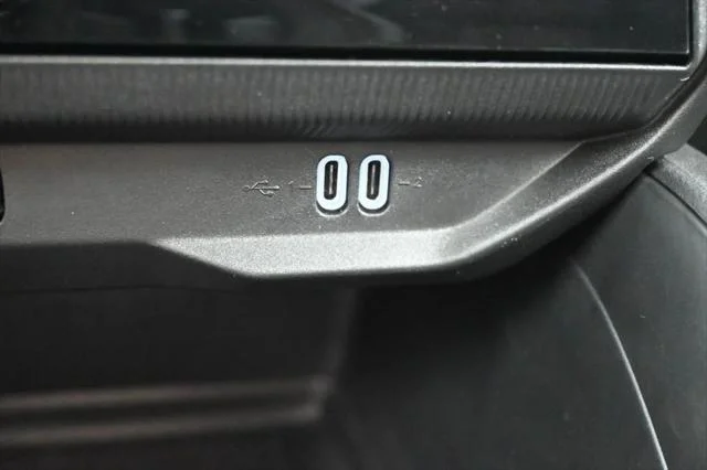2026 Jeep Cherokee Overland - Photo 13