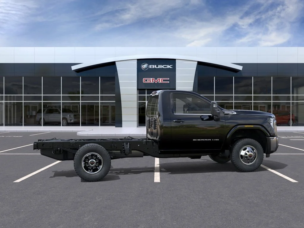 New 2026 Onyx Black GMC SLE image 5