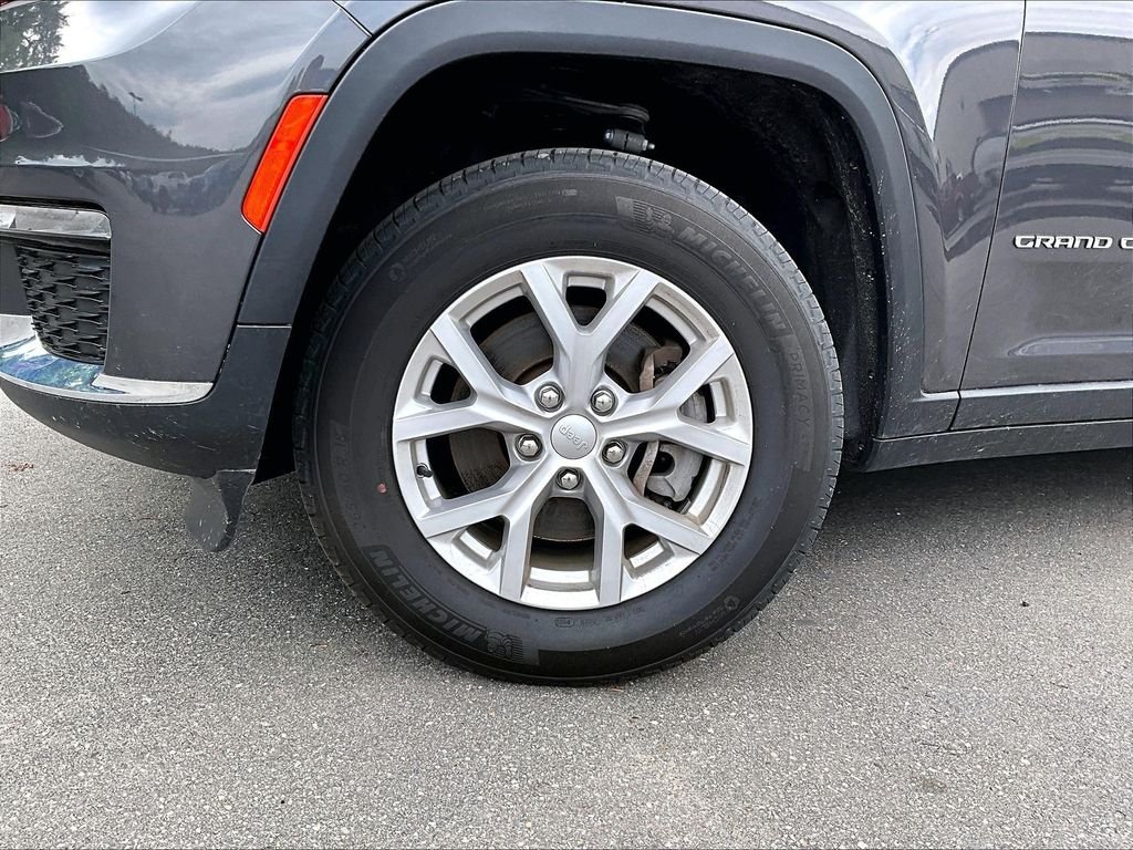 Used 2023 Baltic Gray Metallic Clearcoat Jeep Limited image 4