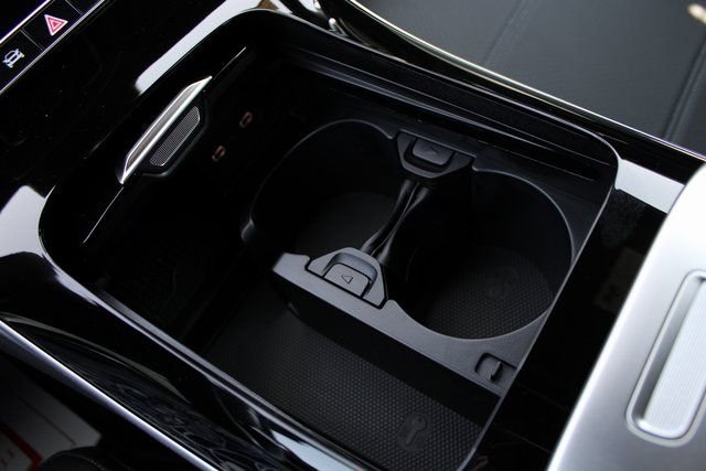 2025 Mercedes-Benz C-Class Sedan C 300 - Photo 26