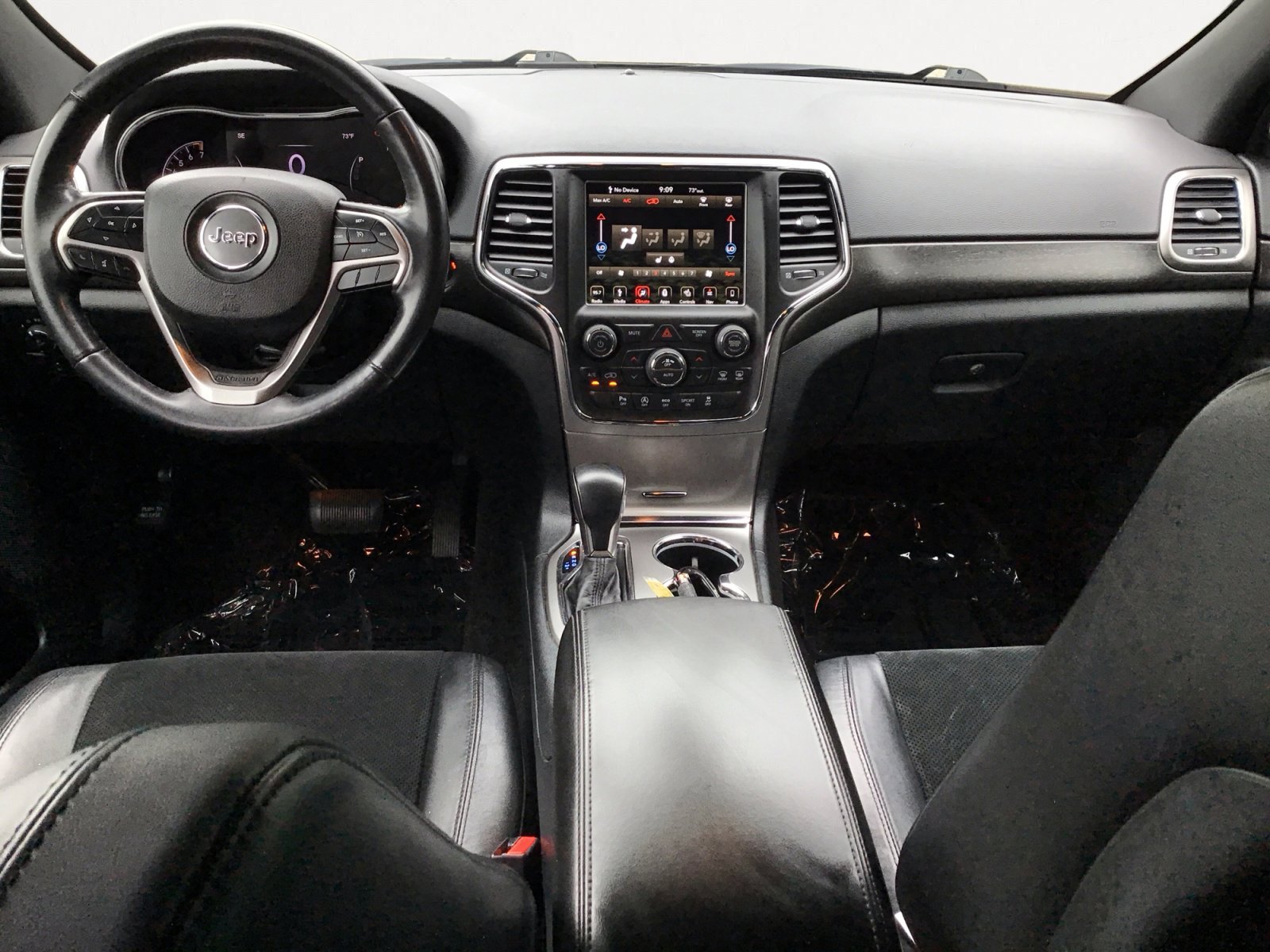 Used 2018 Diamond Black Crystal Pearlcoat Jeep Altitude image 15