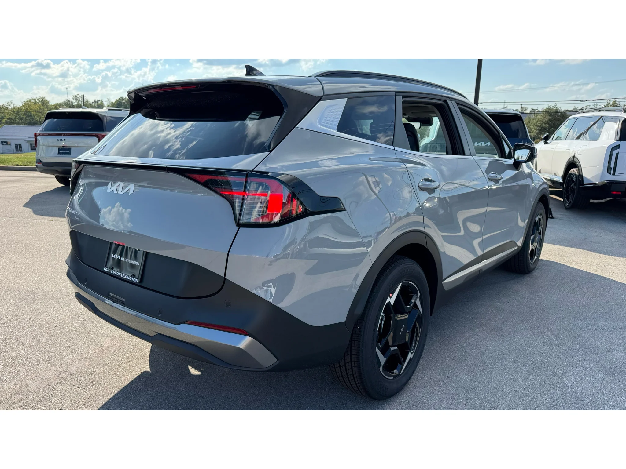 New 2027 Wolf Gray Kia EX image 4