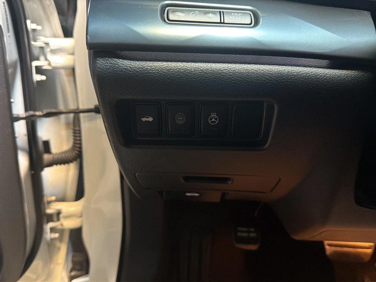 2022 Nissan Maxima SR - Photo 11