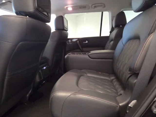 Used 2023 Black Nissan Platinum image 13