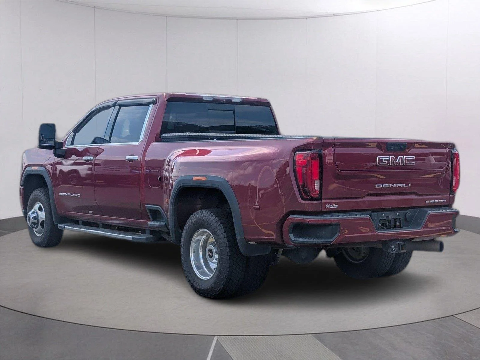 Used 2020 RED QUARTZ TINTCOAT GMC Denali image 3