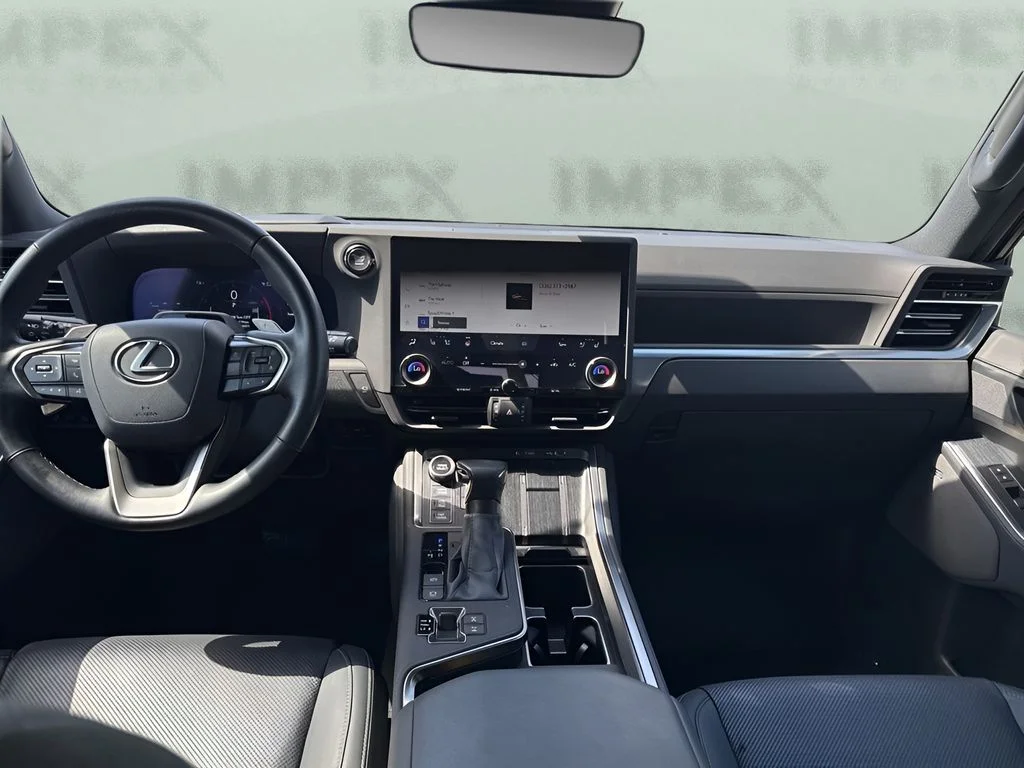 Used 2024  Lexus 550 Overtrail+ image 14