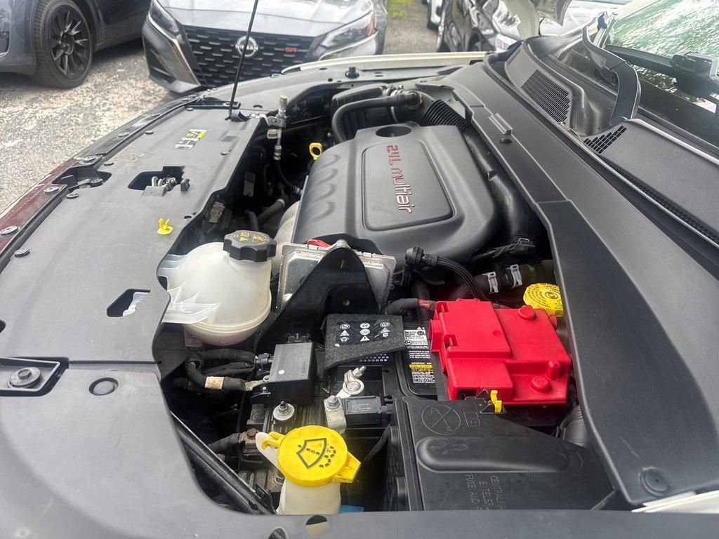 Used 2020 White Jeep Latitude image 34