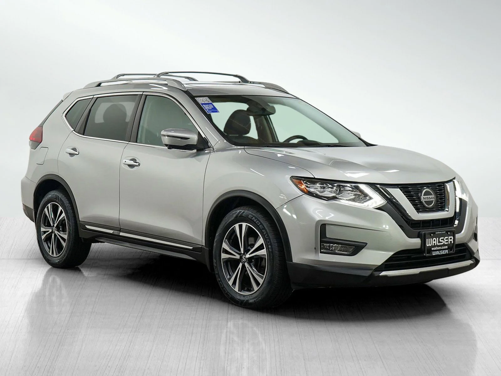 Used 2018 Brilliant Silver Nissan SL image 7