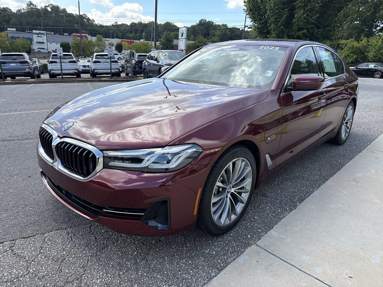 Used 2023 Aventurin Red Metallic BMW 530e image 7