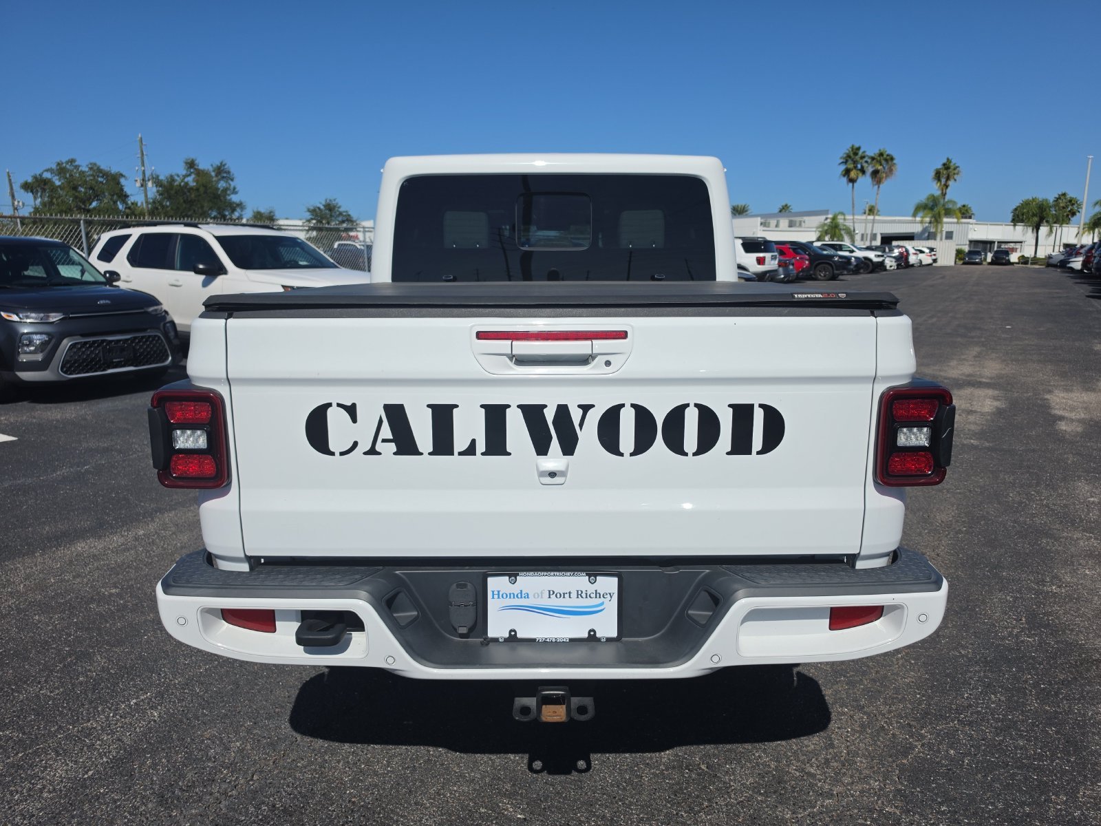 Used 2022 White Jeep High Altitude image 4