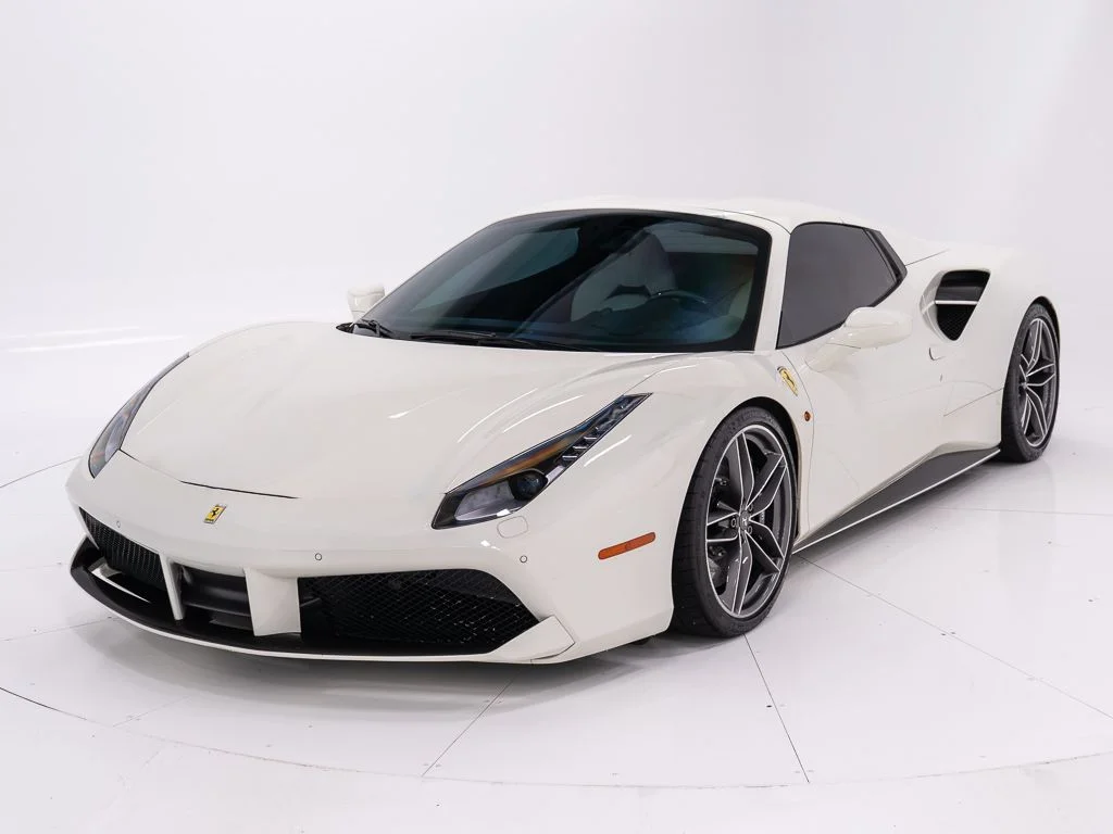 Used 2018 Bianco Avus Ferrari  image 10