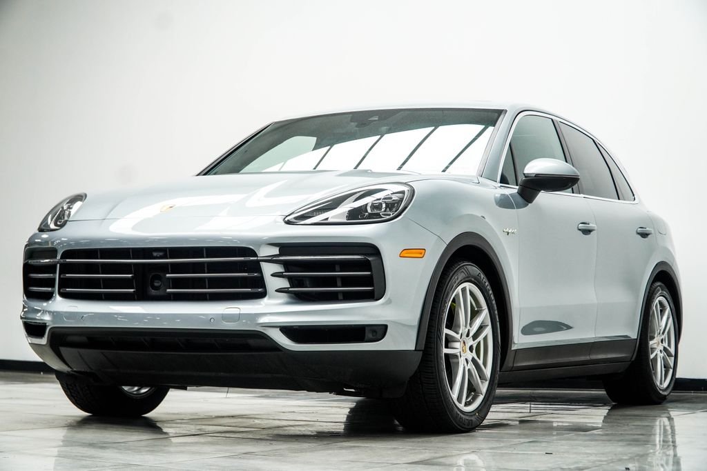Used 2023 Silver Porsche Base image 9