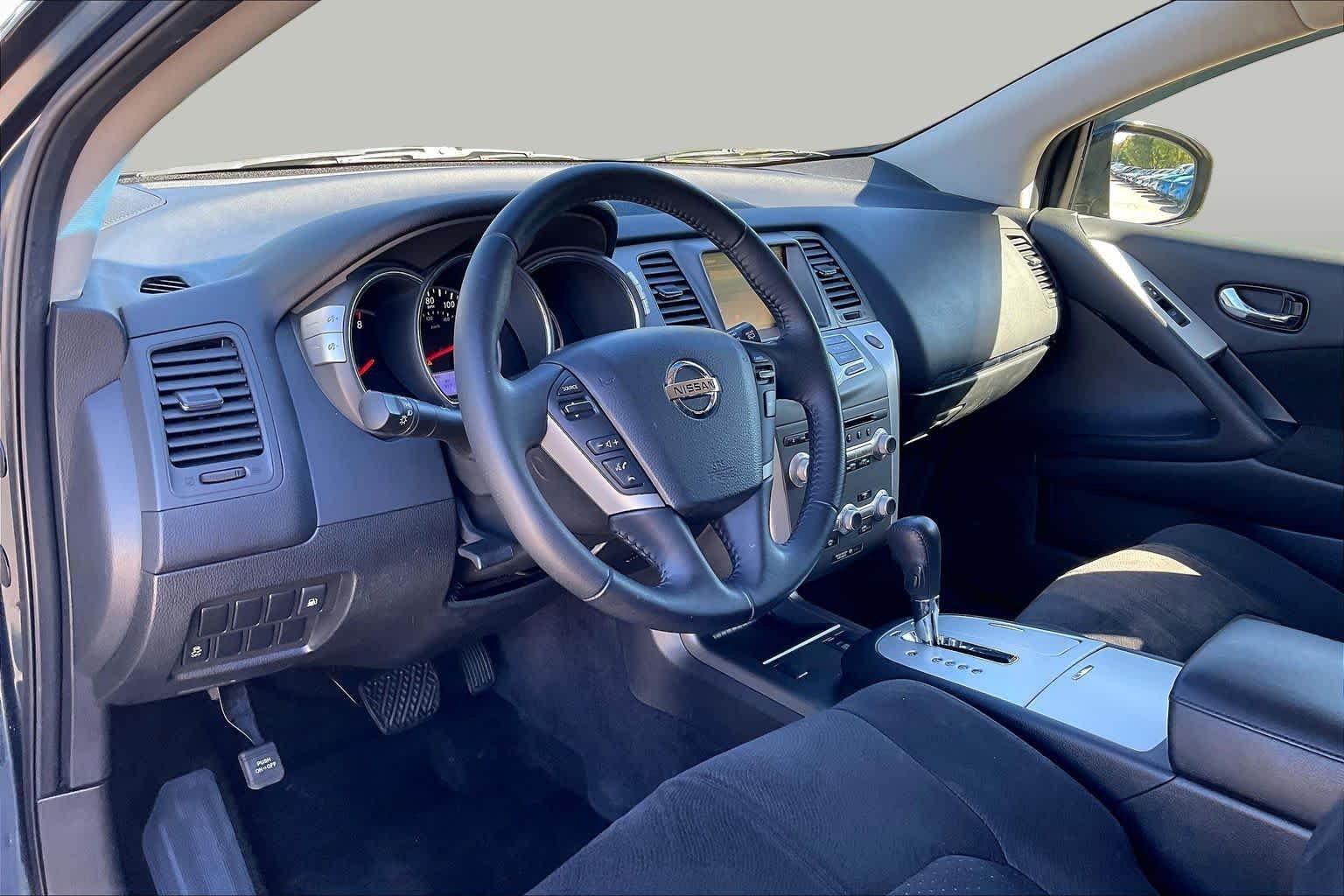 Used 2014 Graphite Blue Metallic Nissan SV image 16
