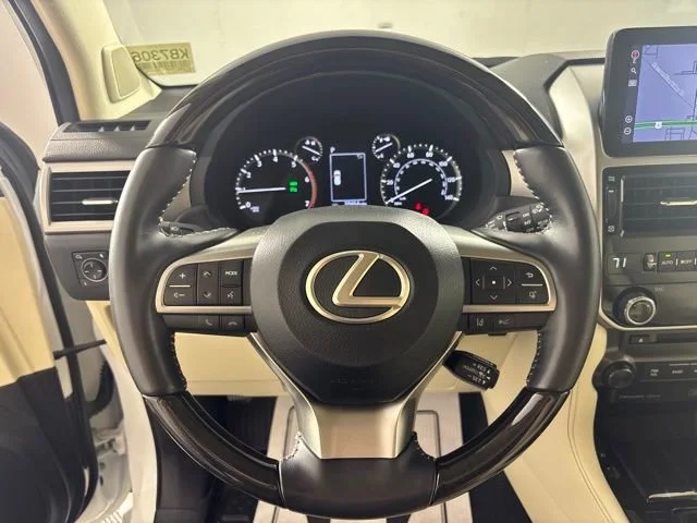 Used 2023 White Lexus GX 460 Premium image 3