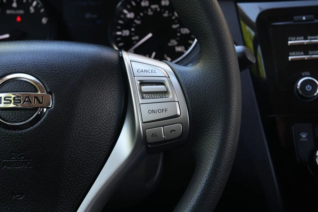 Used 2014 Black Nissan SV image 19